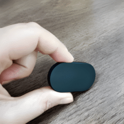 Bluetooth Beacon with nRF 52 Chip, 70m Range, 18 Month Battery, Configurable - Asset Track Pro